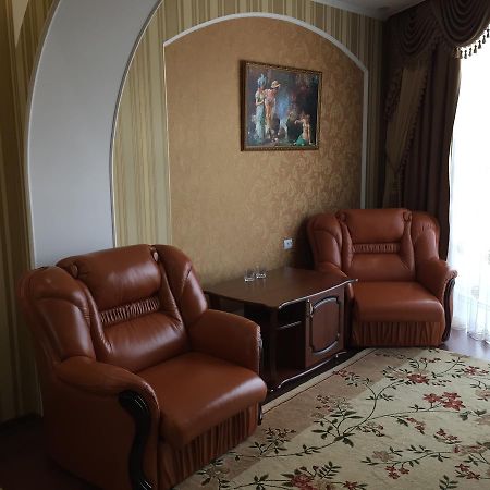 Hotel Oktan Kryve Ozero Zewnętrze zdjęcie