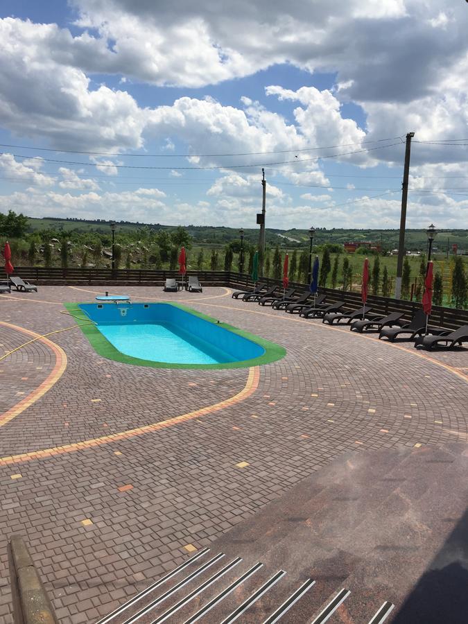 Hotel Oktan Kryve Ozero Zewnętrze zdjęcie